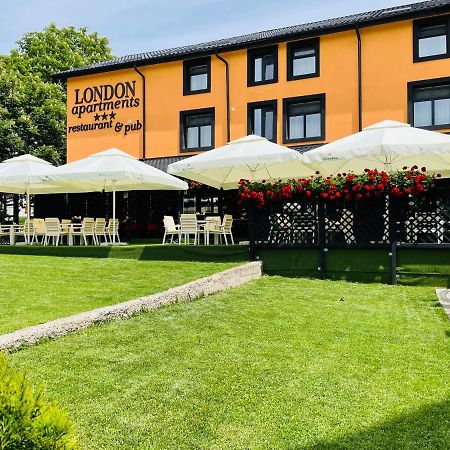 London Apartments Vaslui Exterior foto